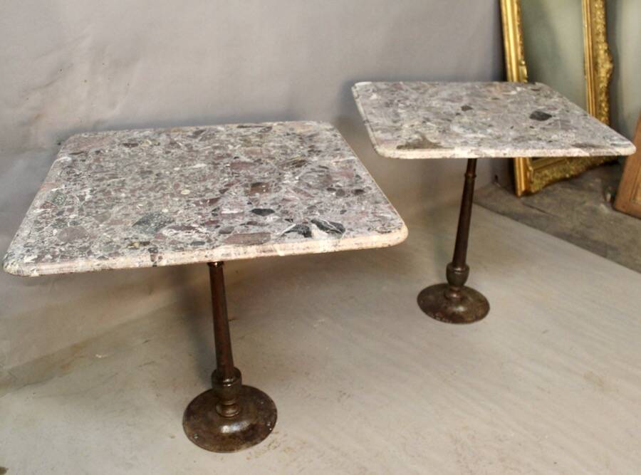 Paire De Tables De Bistrot Piètement Fonte Dessus Marbre