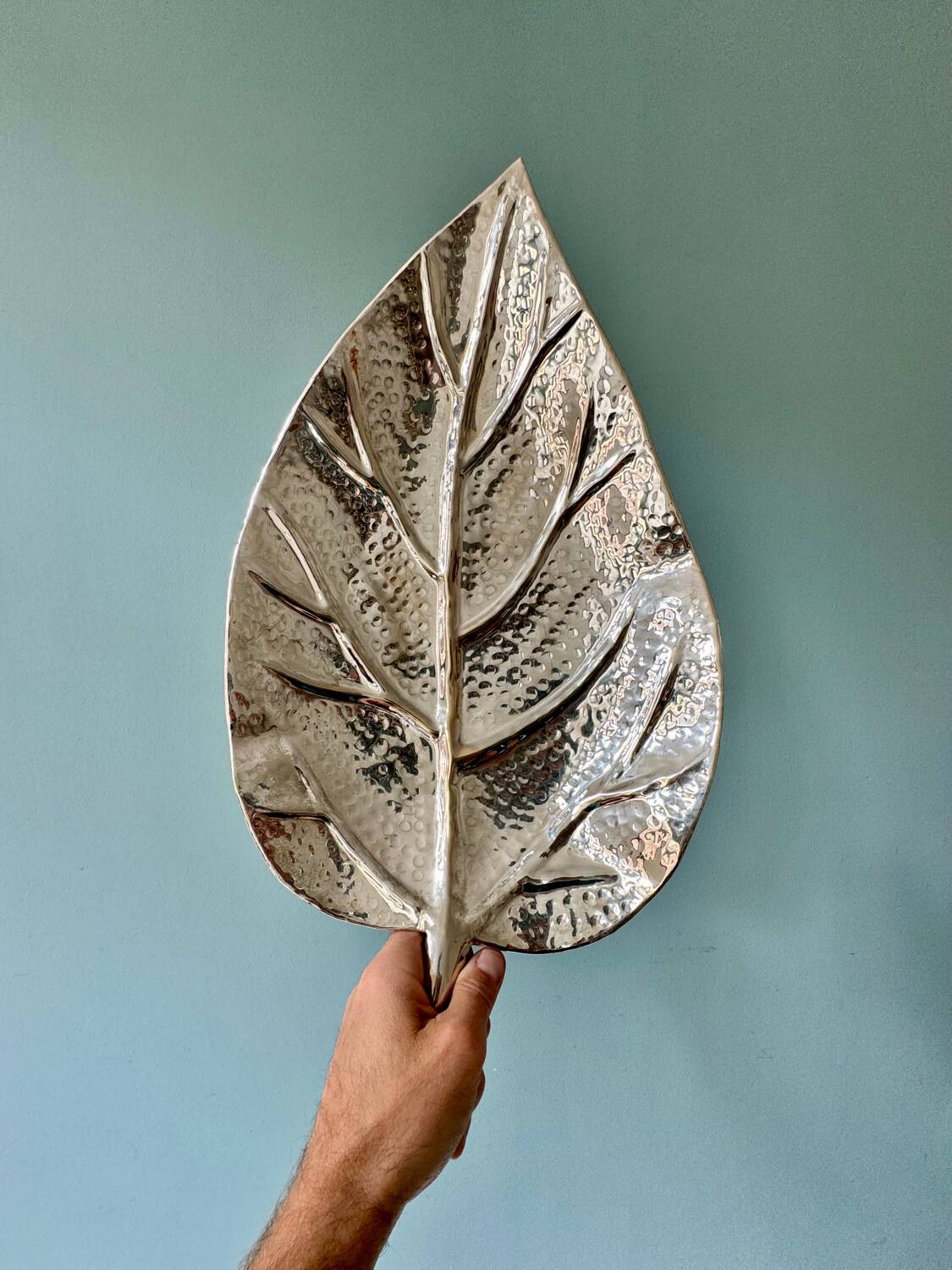 Grand plateau, centre de table en forme de feuille