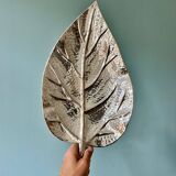 Large tray, leaf-shaped centerpiece