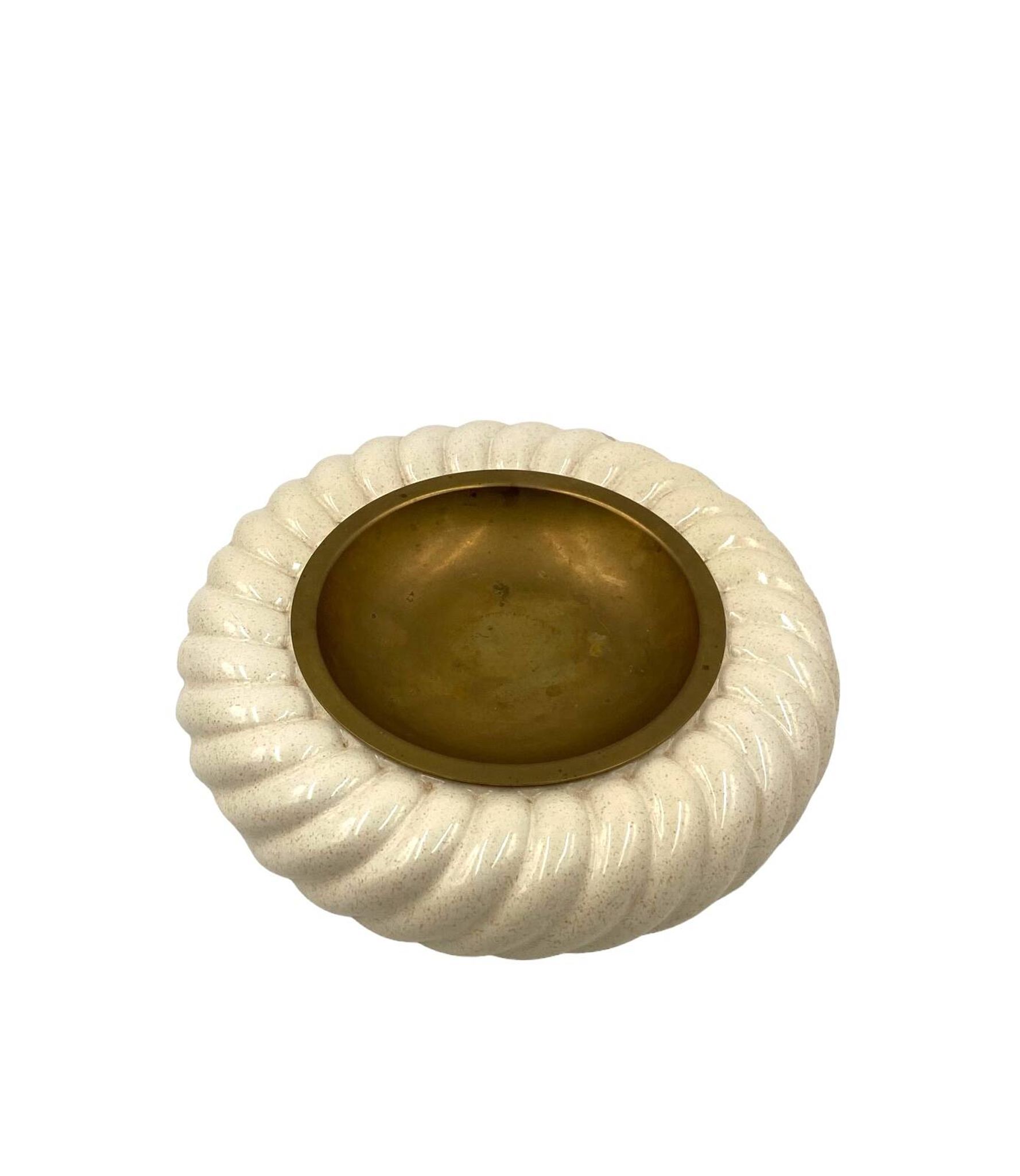 Tommaso Barbi, cream ceramic ashtray / vide poche, B Ceramiche, ca. 1970