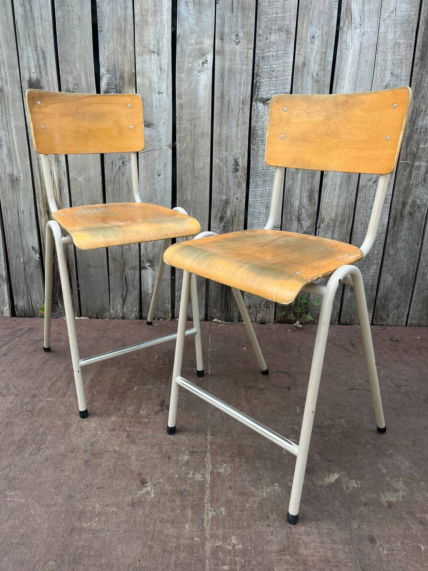 Vintage stackable high stool in beech and metal, 1960s