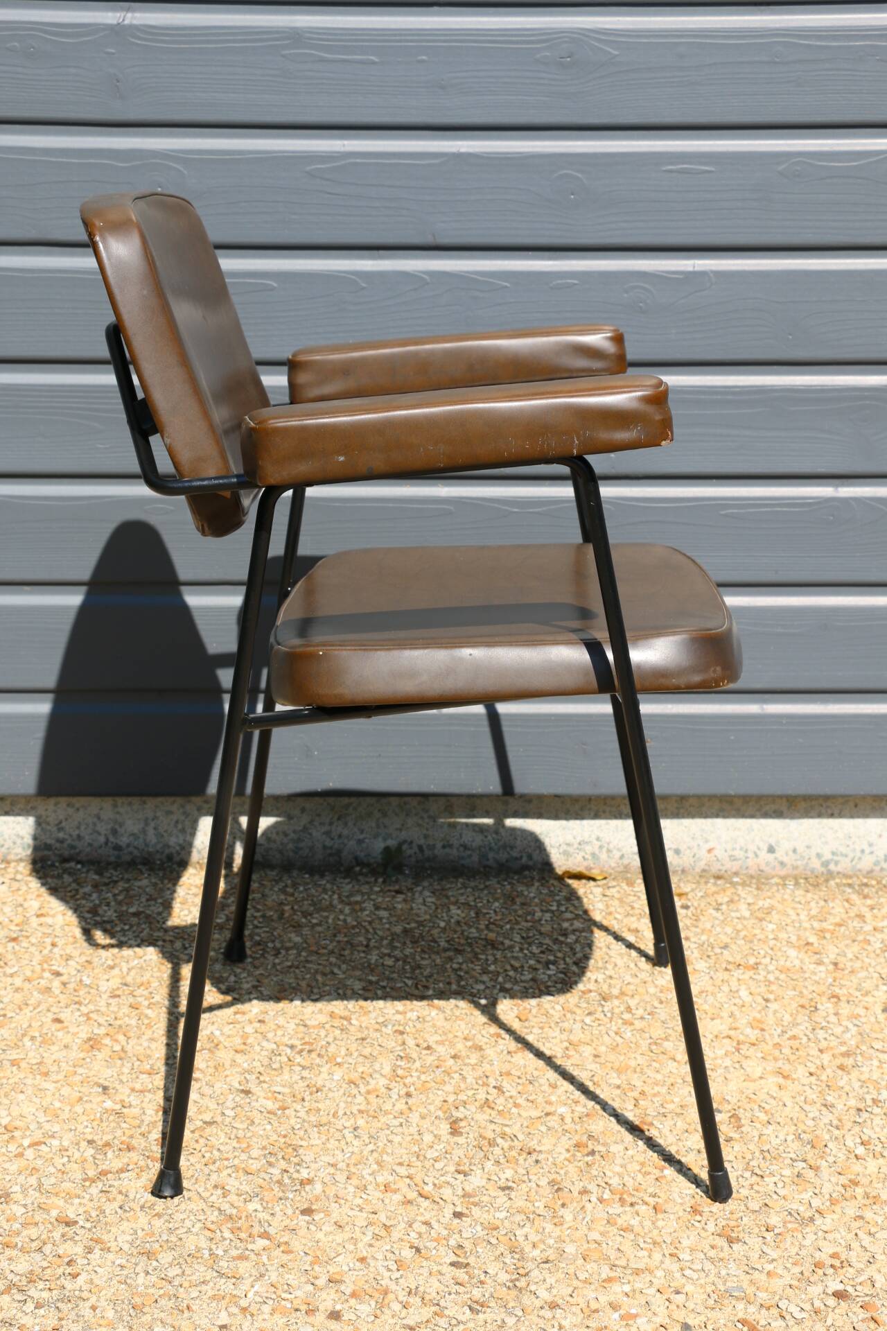 Cm197 pierre paulin armchair published by thonet