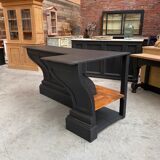 XXth middle corner counter