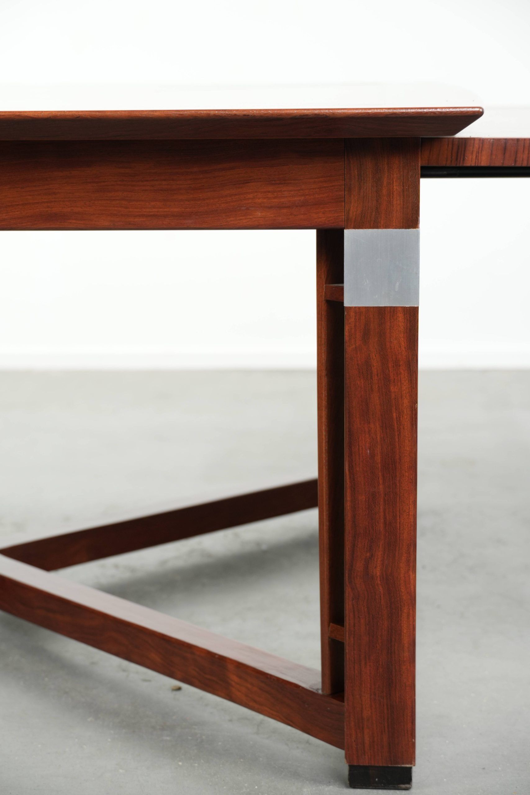 Art Deco design coffee table with extendable parts