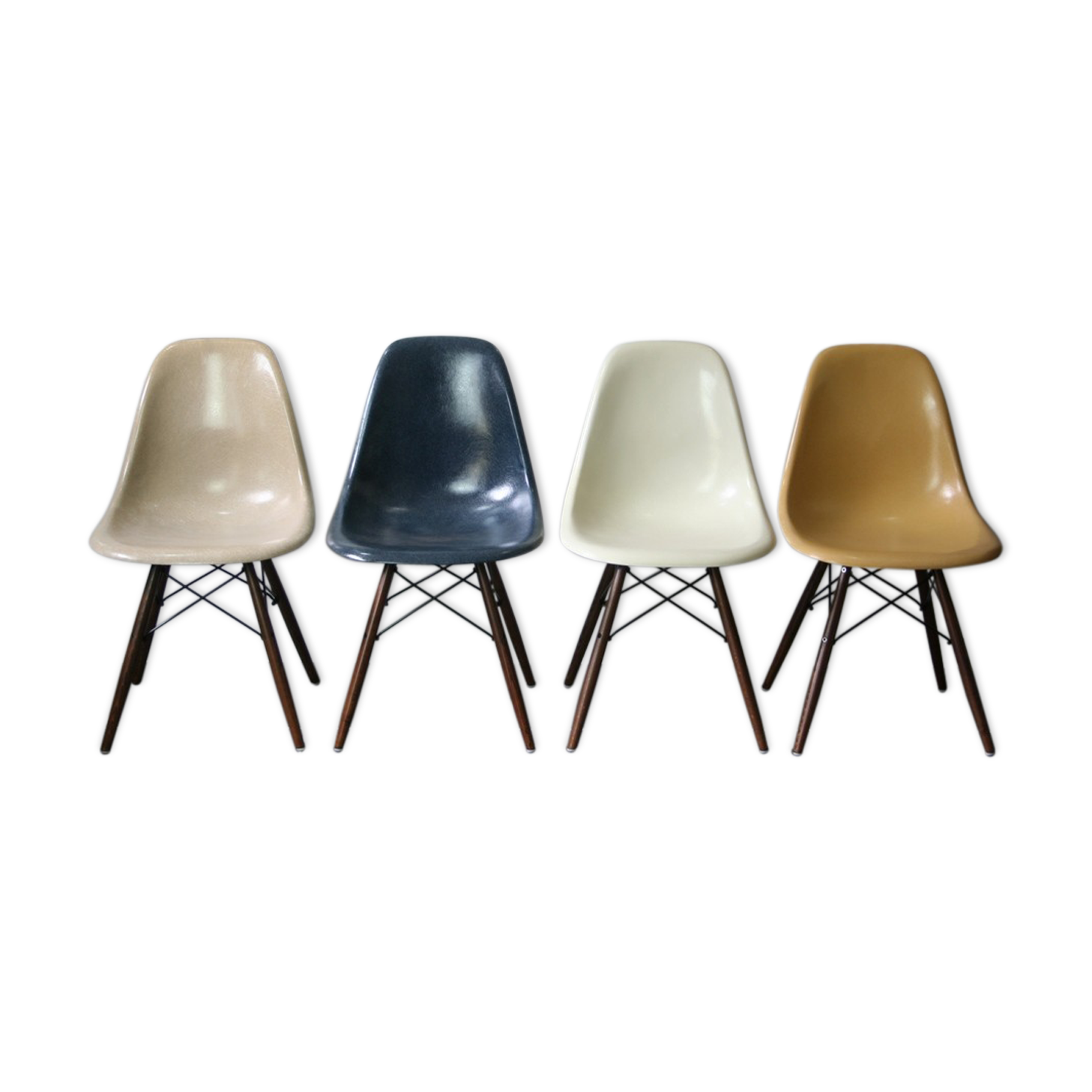 4 chairs DSW Navy Blue Eames Herman Miller vintage