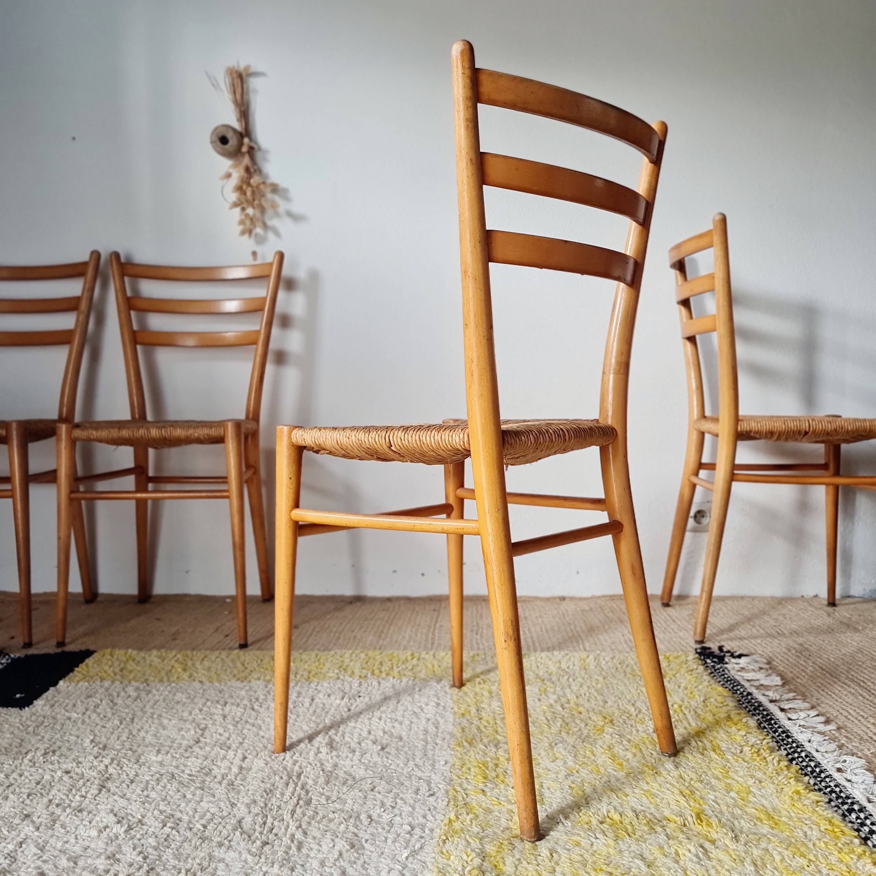 Set of 4 vintage Italian chairs in wood and straw.