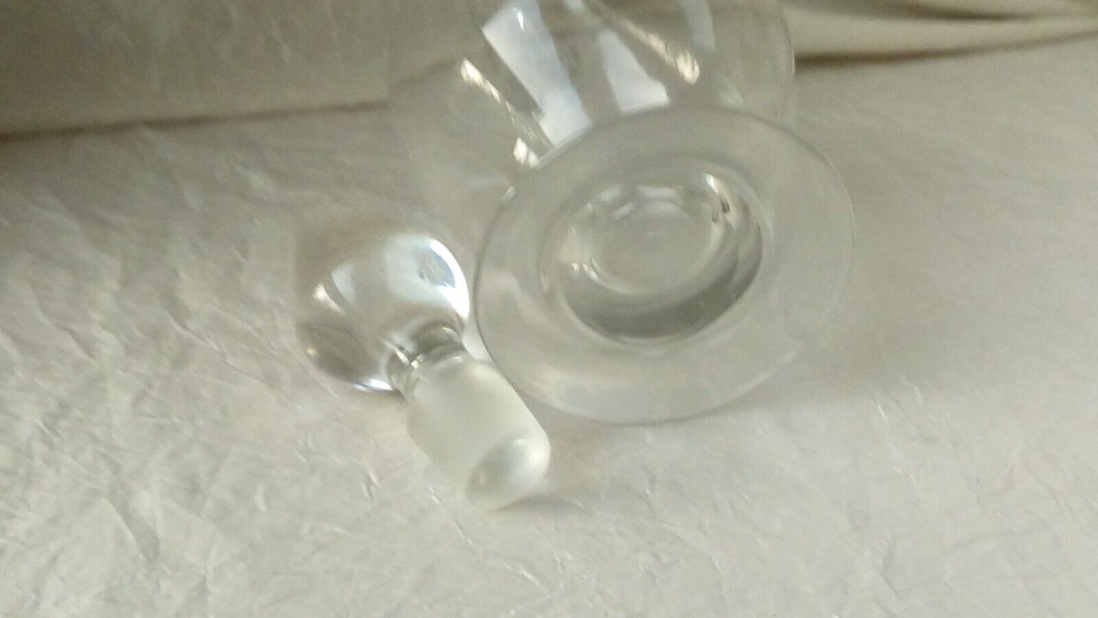 Glass or crystal ewer decanter