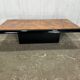 Table basse laqué noir et loupe d’orme dans le style Willy Rizzo
