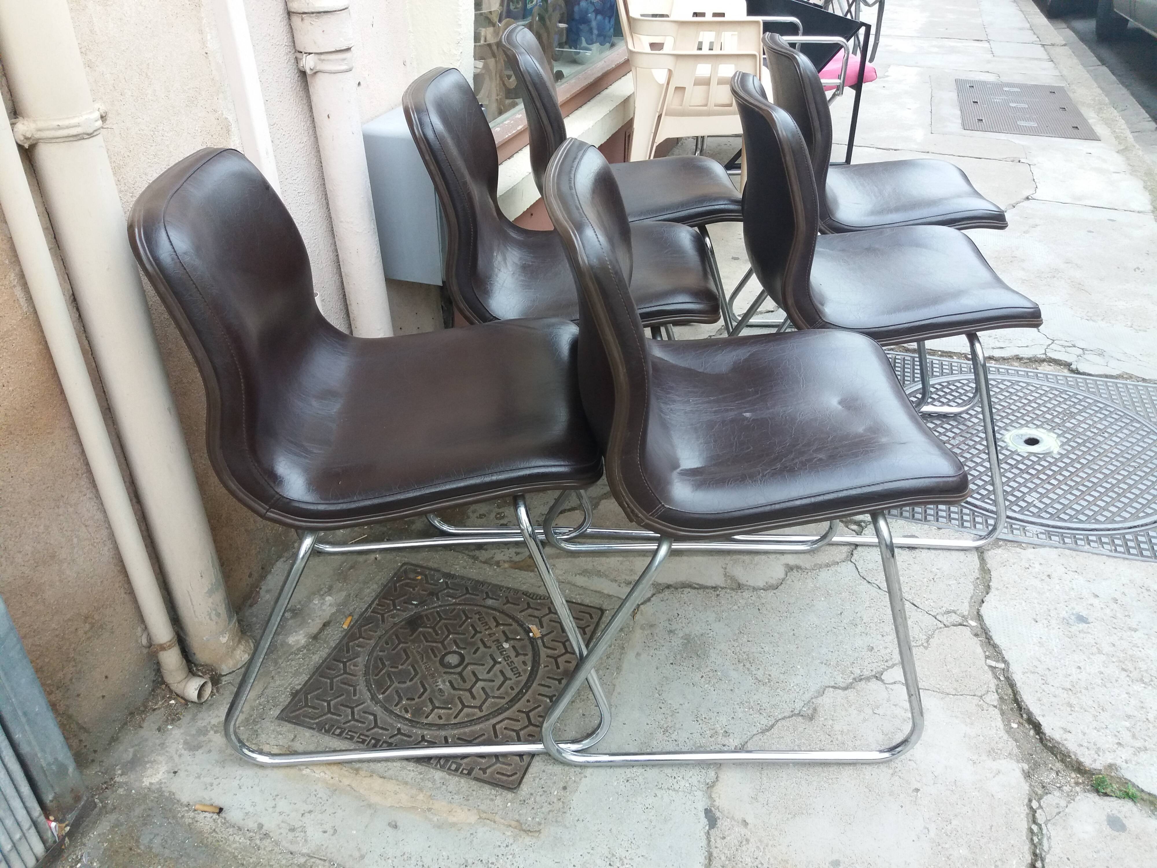 Set of 6 ergonomic chairs circa 1960