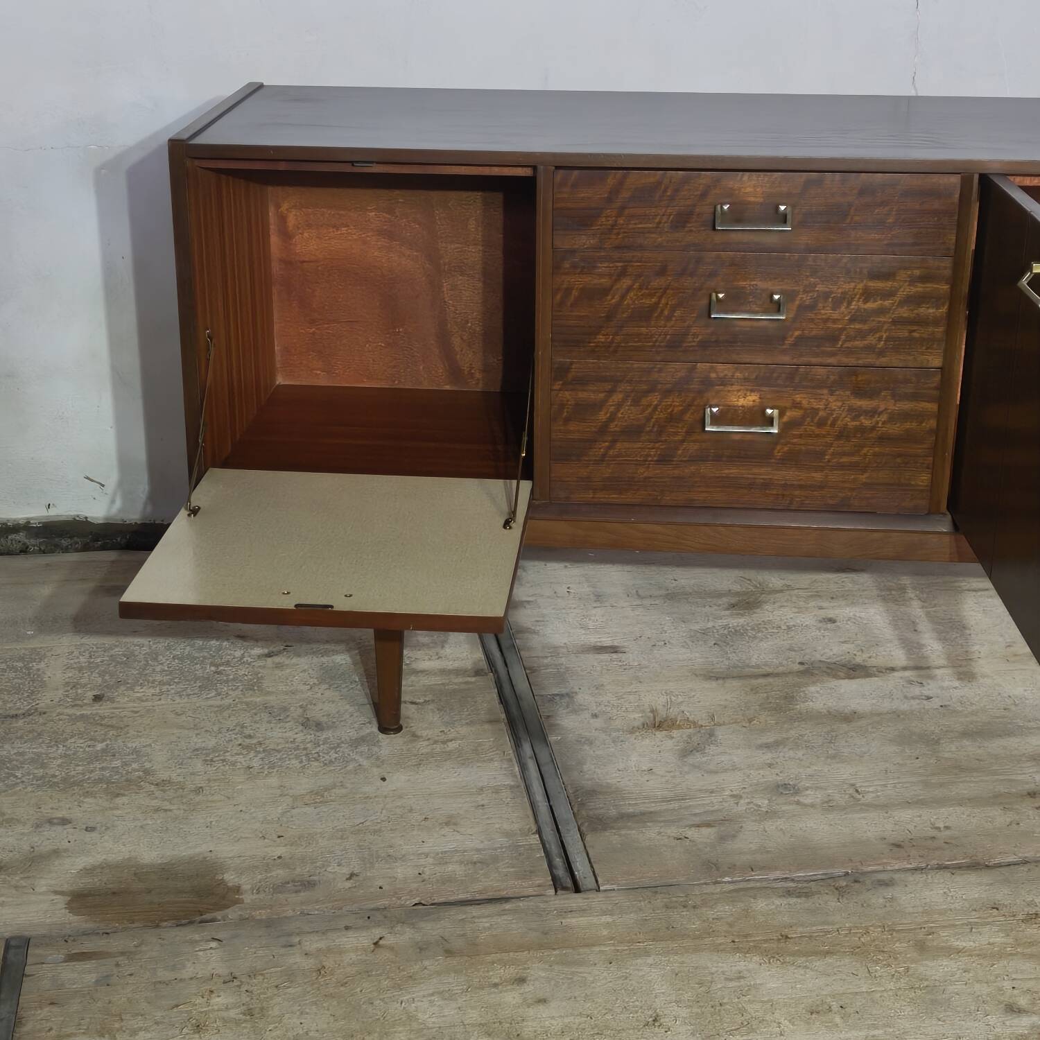 Vintage mid-century NATHAN enfilade