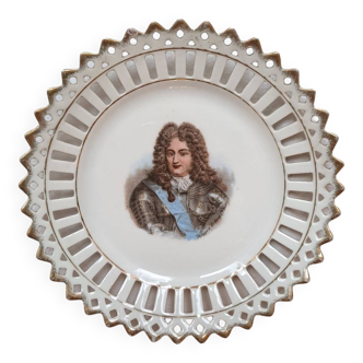 Philippe d'Orléans (Regent). Openwork and gilded Saxony porcelain plate. 1930s