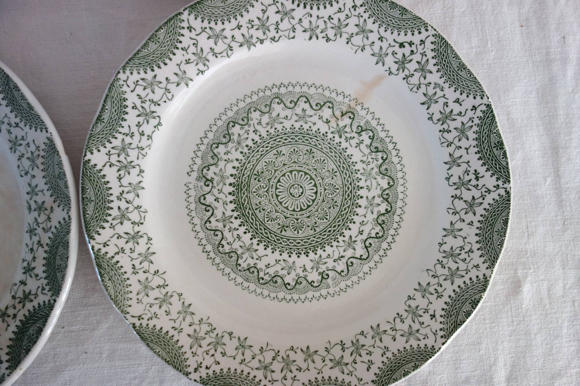 6 flat plates Fine Ware earthenware
