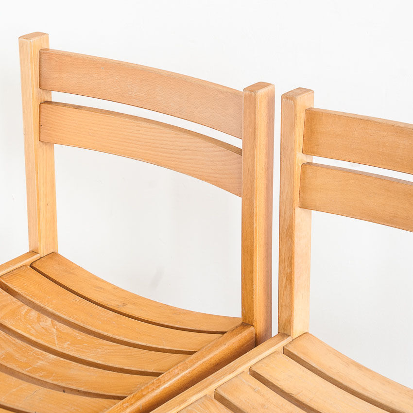 Suite de six chaises en hêtre massif dessinées par André Sornay - France, 1960