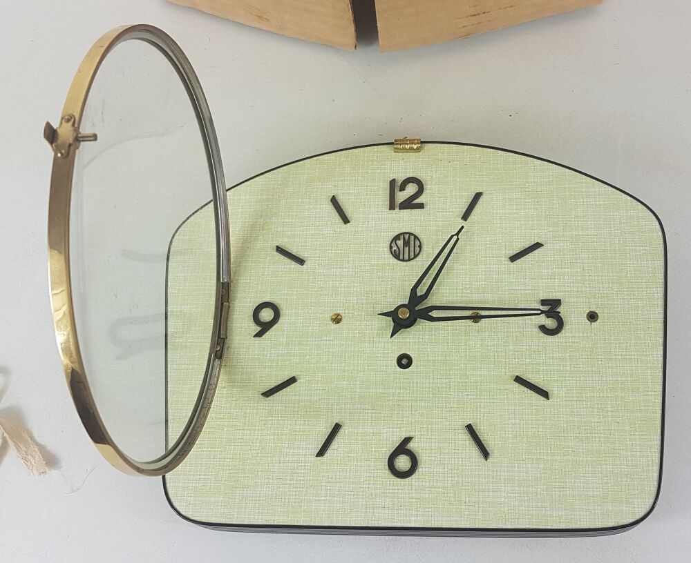 SMI mechanical clock formica