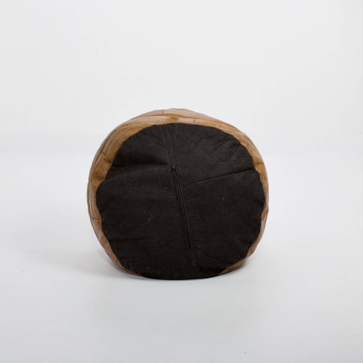 Round leather pouf De Sede from the 1970s.