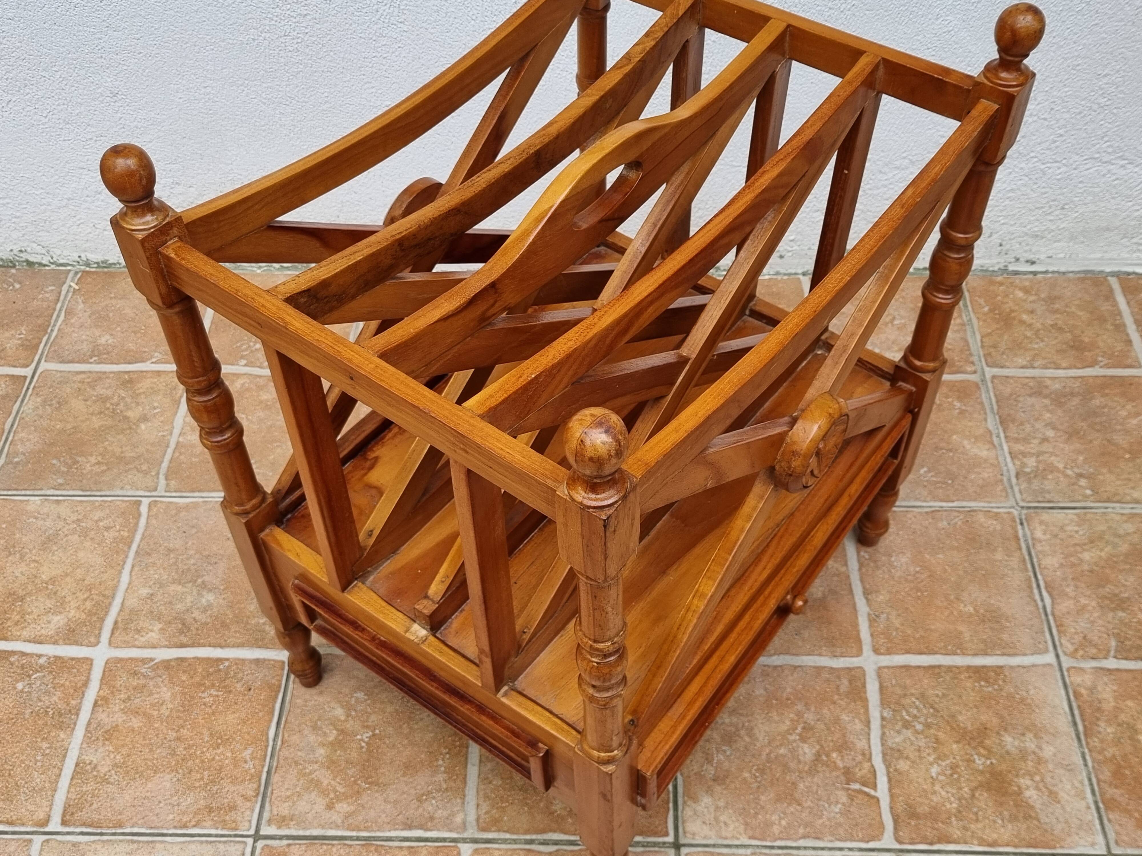 Vintage wooden magazine rack with drawer, English style, 60x45 cm.