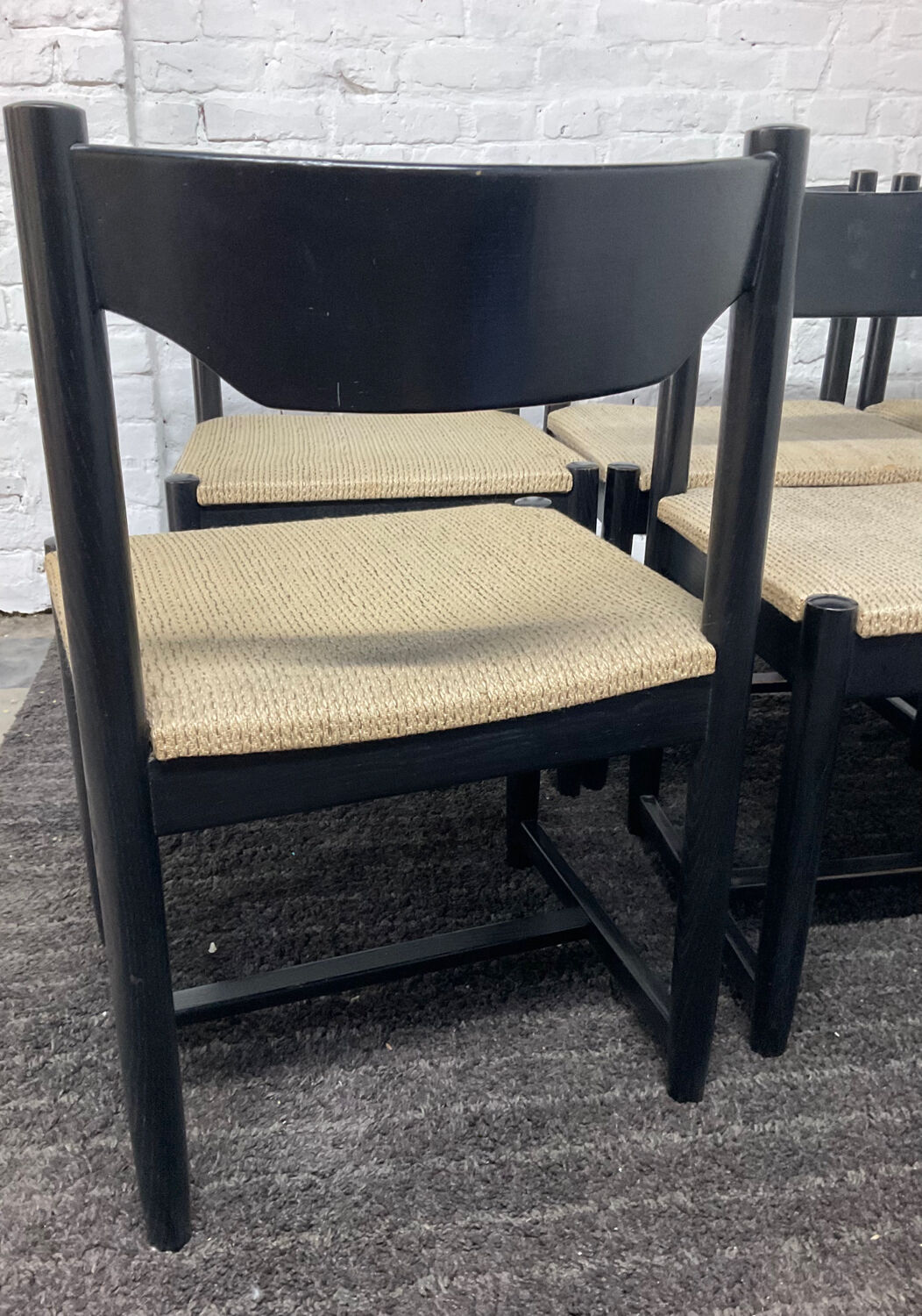Series of 6 Vico Magistretti chairs from the 70s