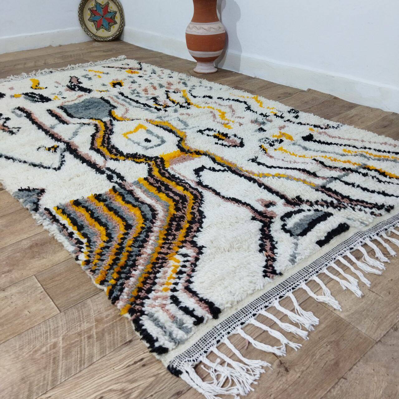 Handmade moroccan berber rug 240 x 134 cm