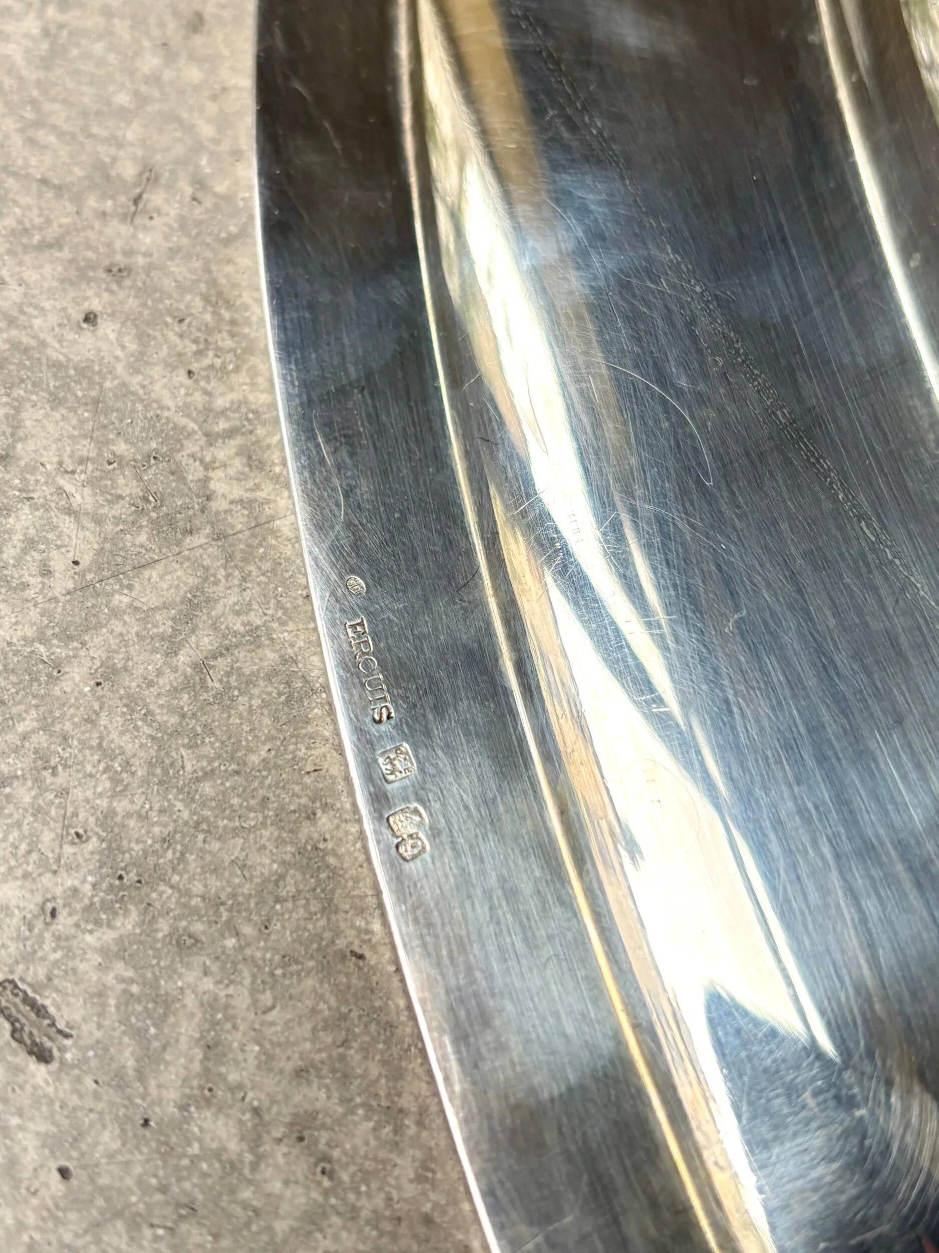 Plat ovale Ercuis en métal argenté, décor perlé