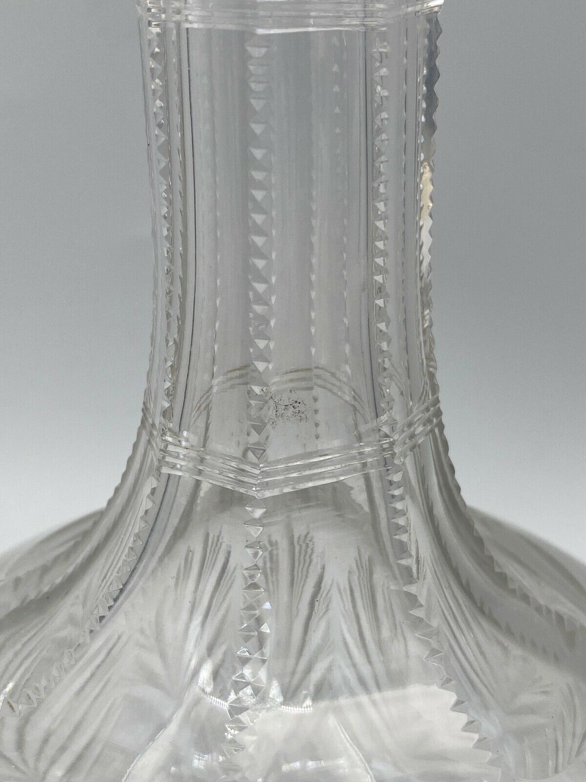 Carafe xixth crystal size saint louis baccarat multifaceted cap