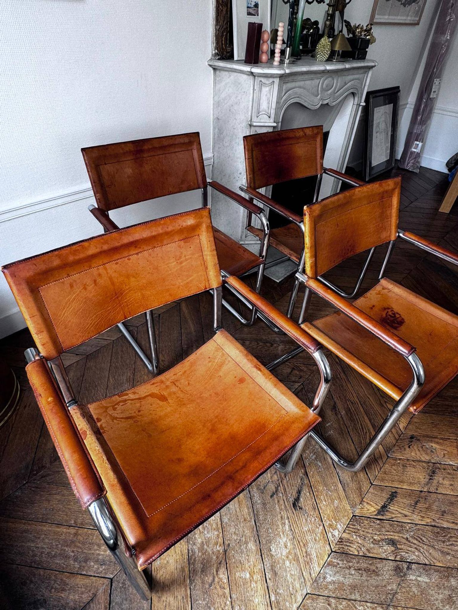 4 fauteuils cantilever Matteo Grassi en cuir cognac