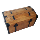 Chest on wheels