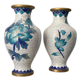 2 Asian vases