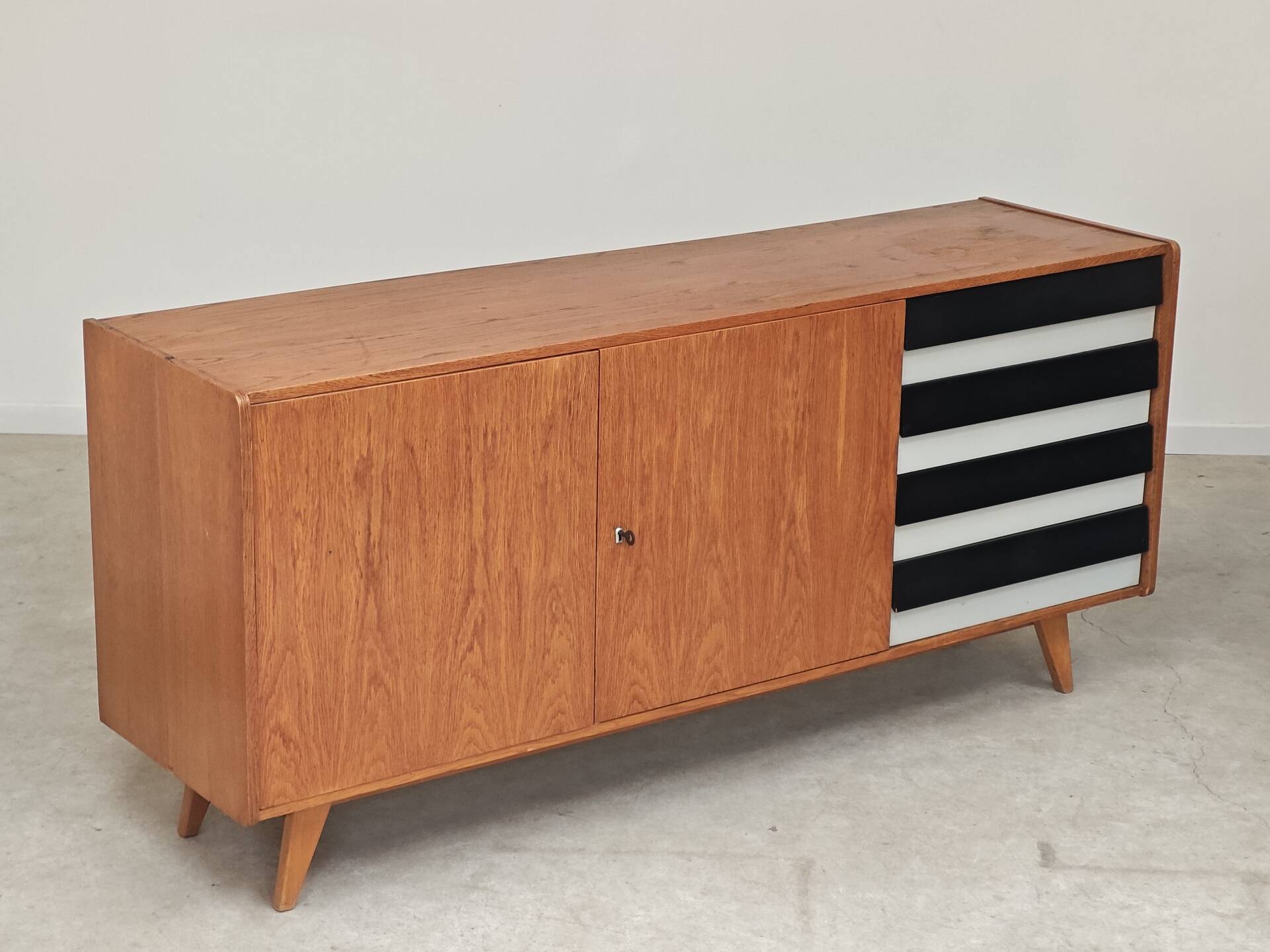 Enfilade U460 in white and black by Jiri Jiroutek for Interier Praha 1960