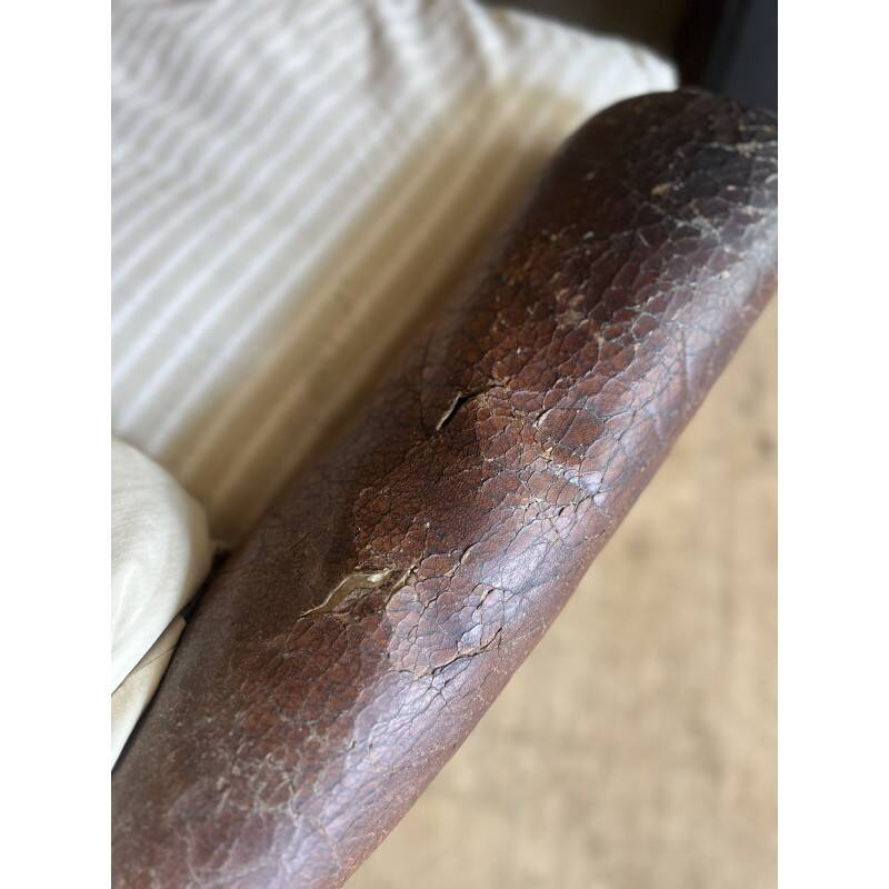 Vintage club chair