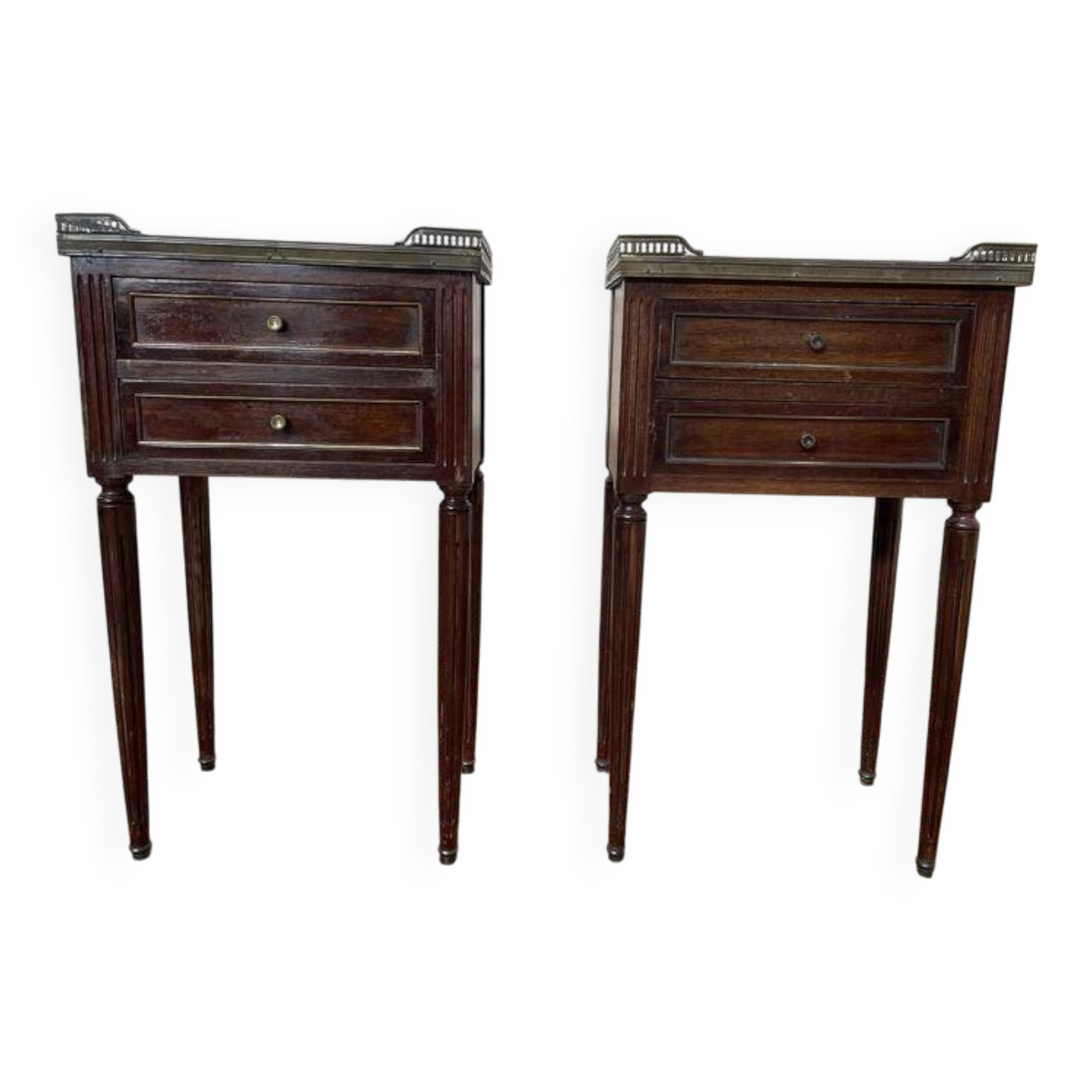 Paire de tables de chevet de style Louis XV en acajou