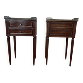 Paire de tables de chevet de style Louis XV en acajou