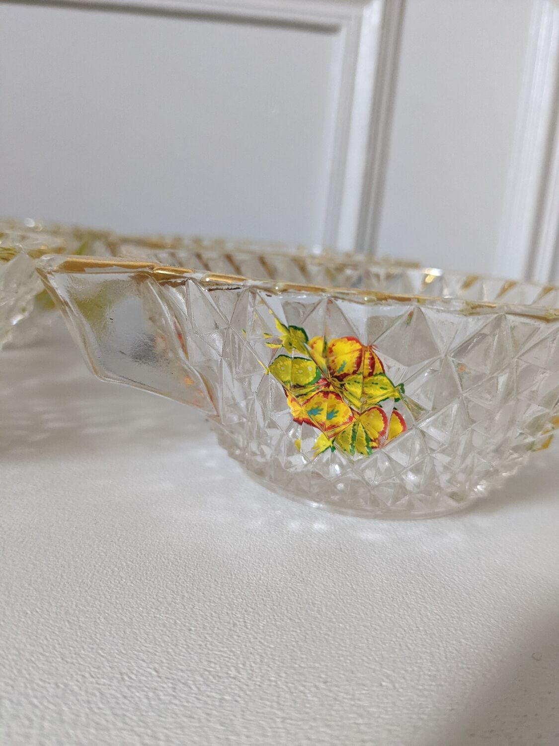 6 cups in chiseled glass