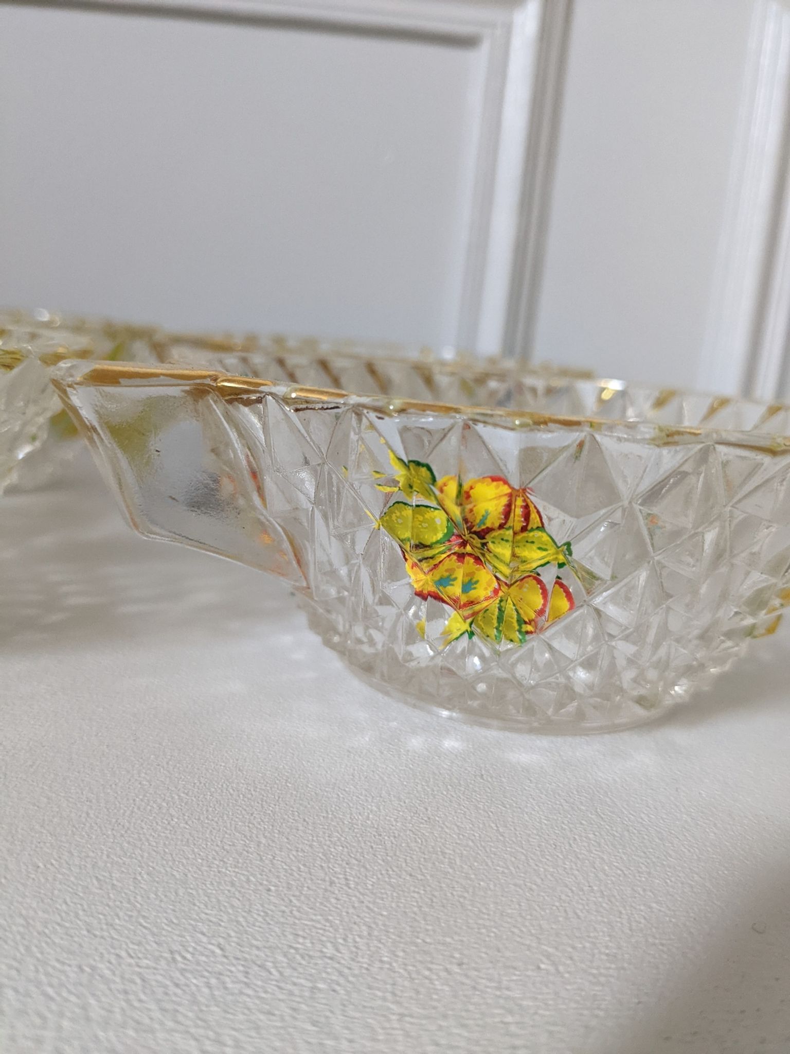 6 coupelles en verre ciselé