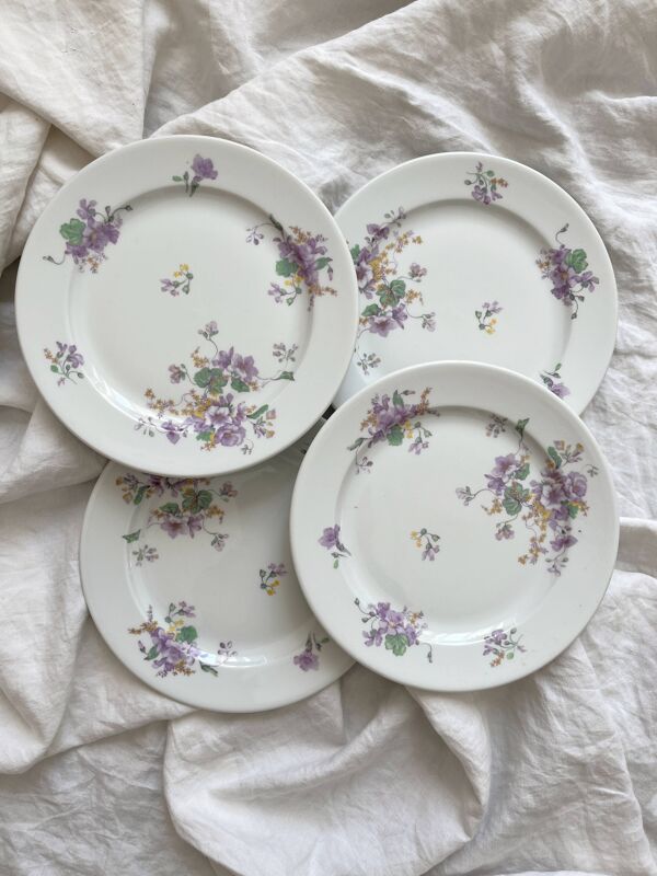 4 assiettes à dessert en porcelaine décor de fleurs Bernardaud Limoges