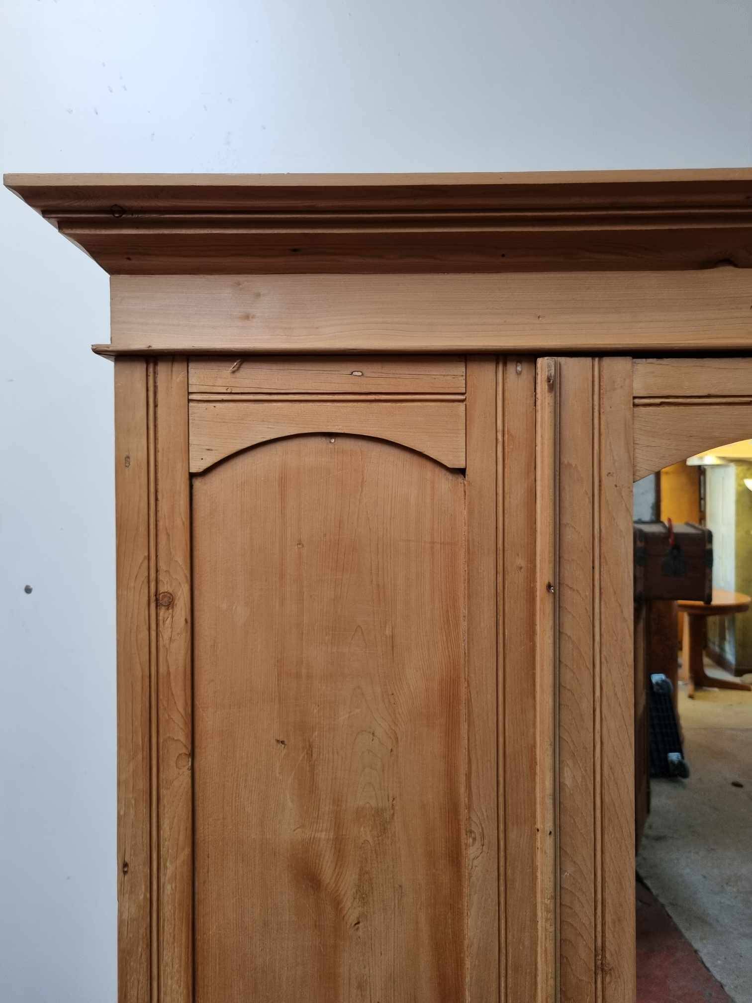 Armoire anglaise en pin