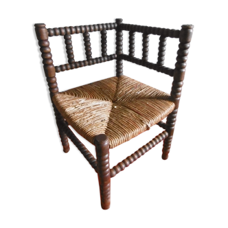 Straw corner chair