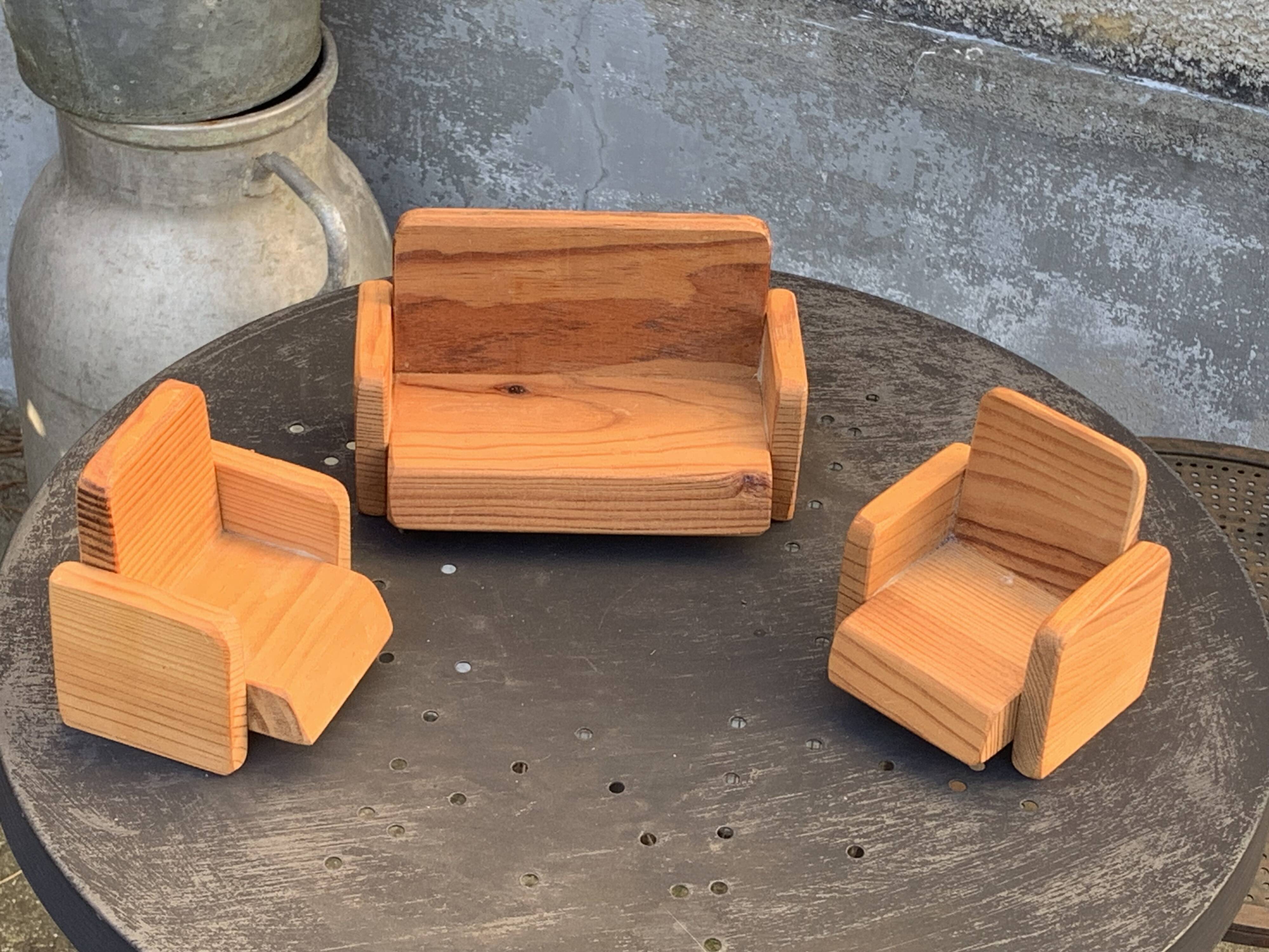 Set of furniture for dolls and dolls' houses, handcrafted, consisting of a sofa and two armchairs