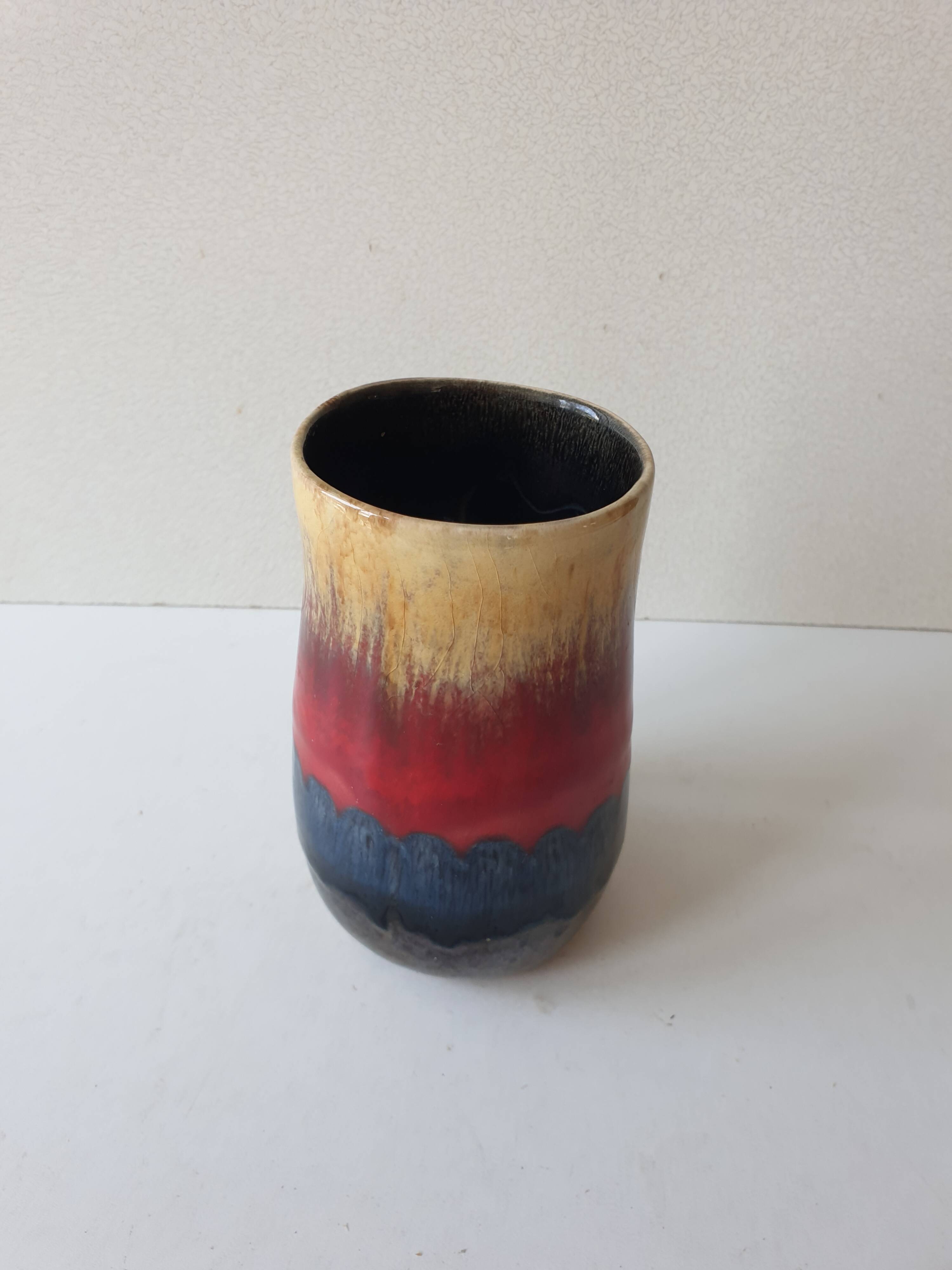 Ceramic vase with yellow, red and blue pattern - Vintage