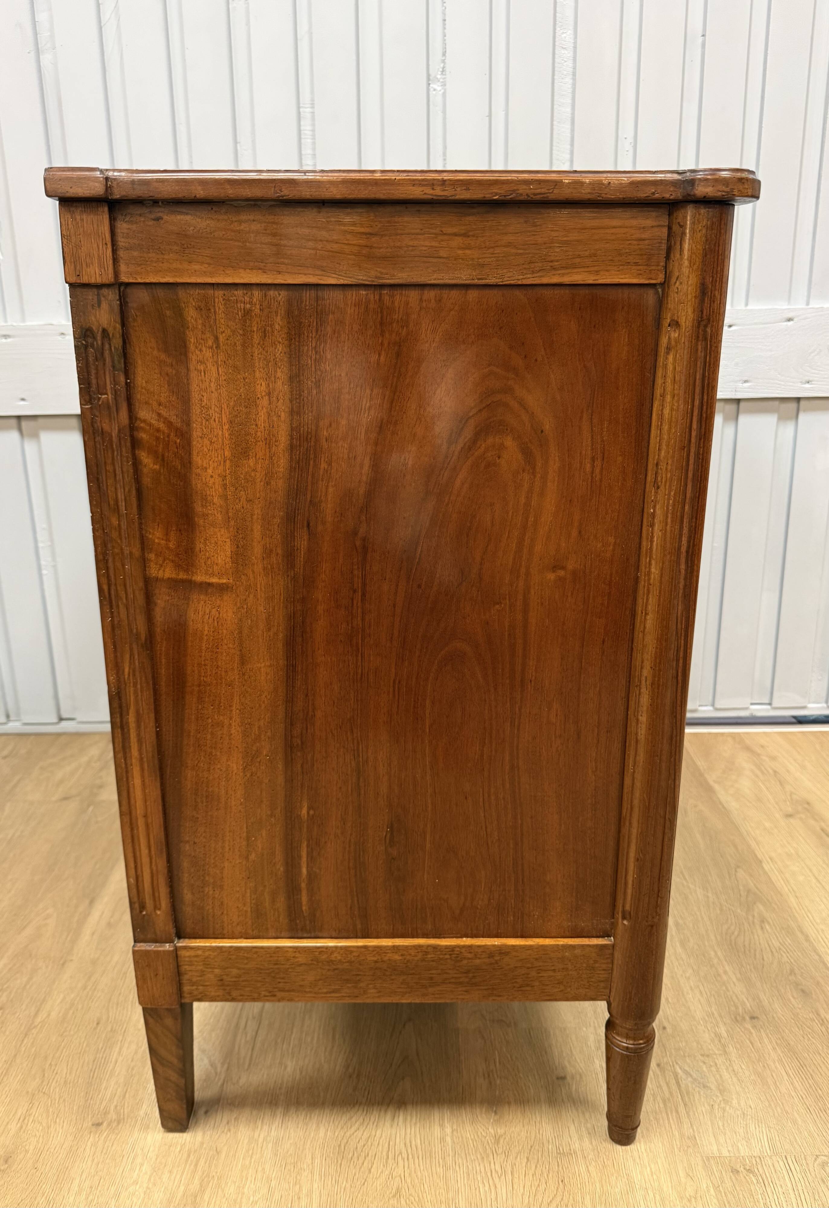 Small chest of drawers in Louis XVI style