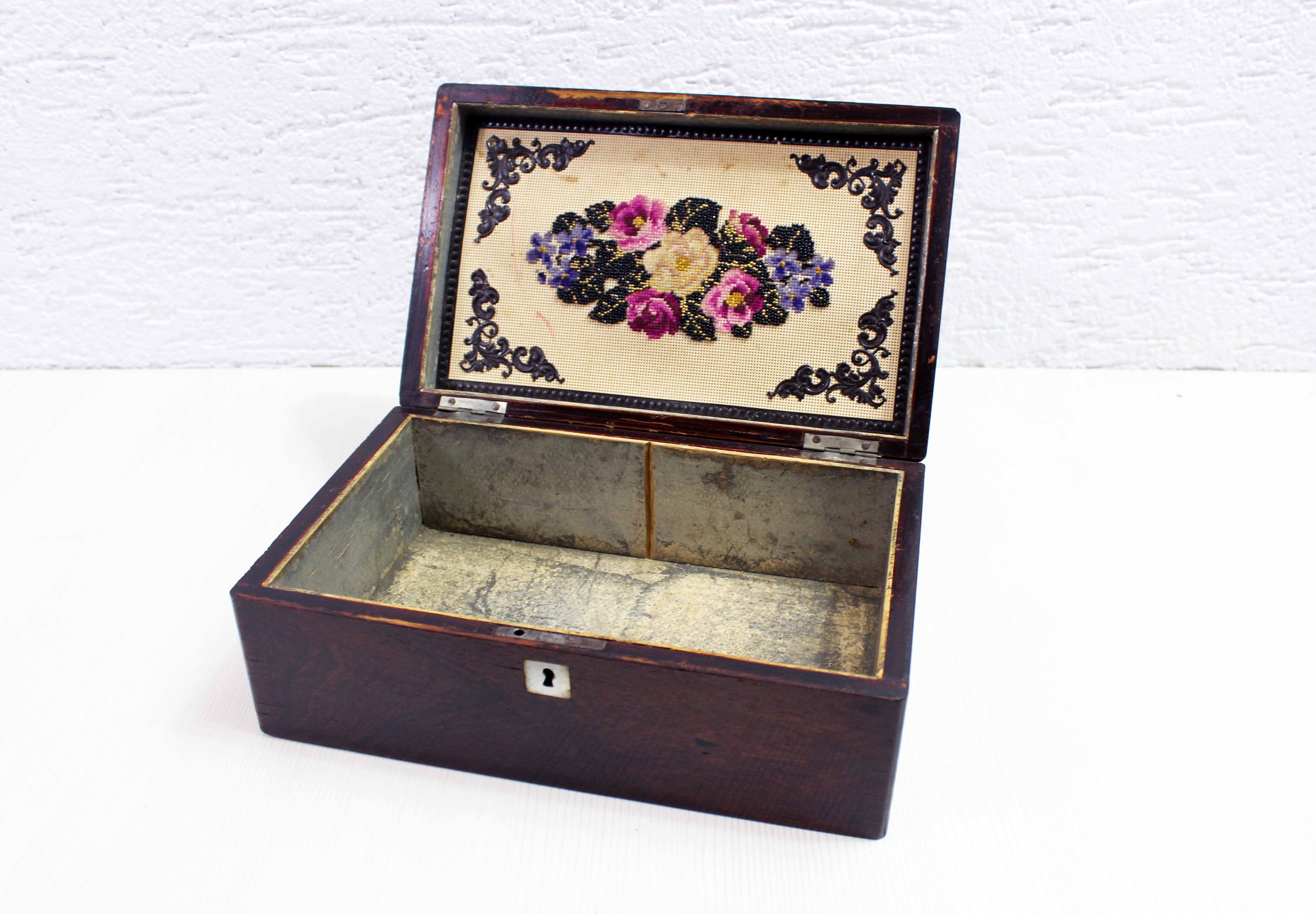 Wooden and mother-of-pearl cigar box