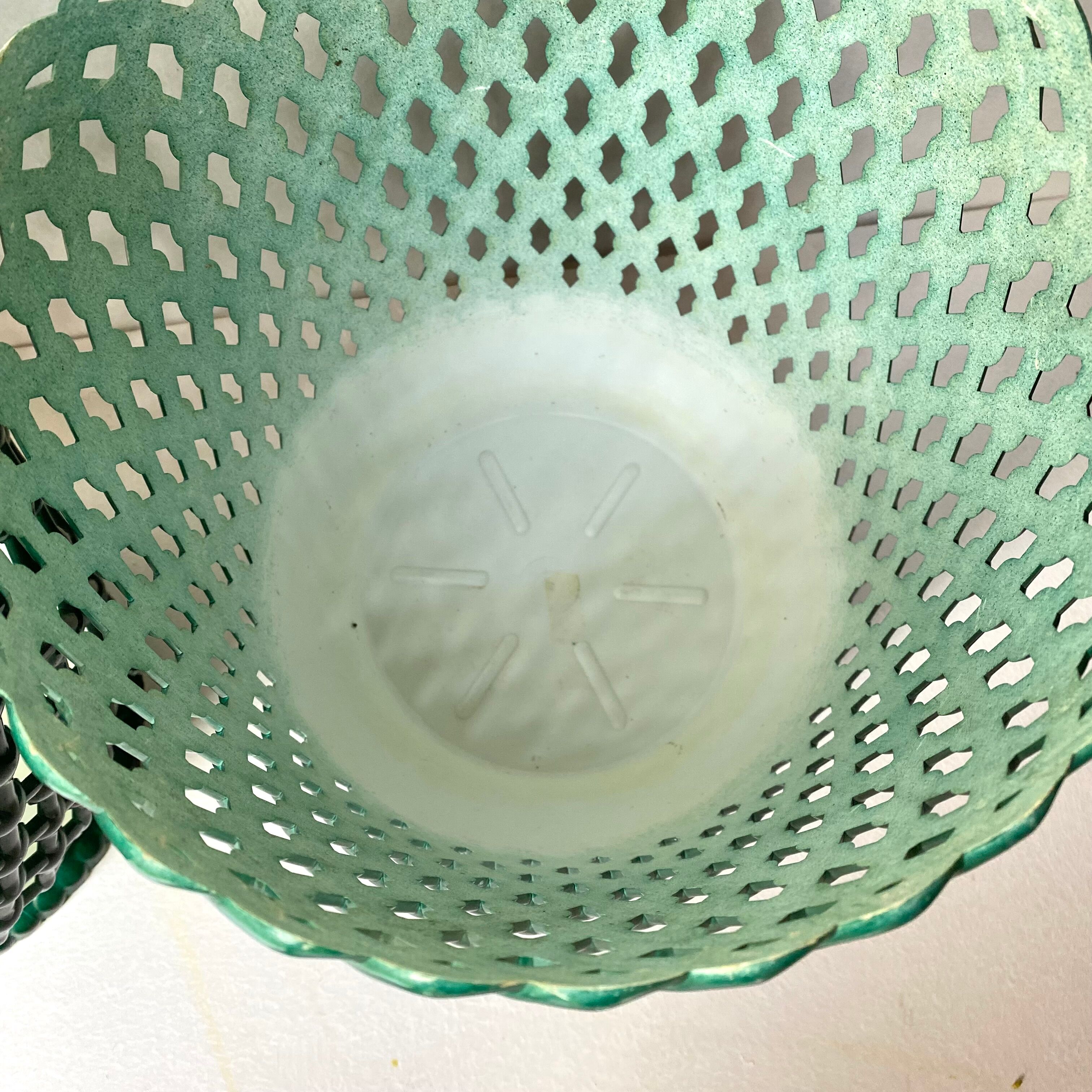 Jar covers in vintage Bakelite Syla