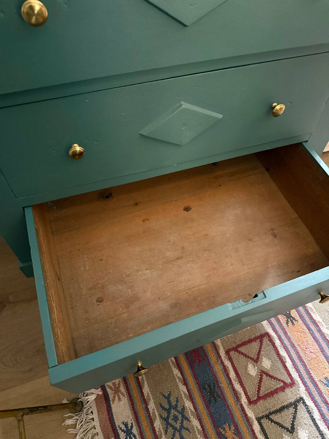3-drawer solid wood chest of drawers
