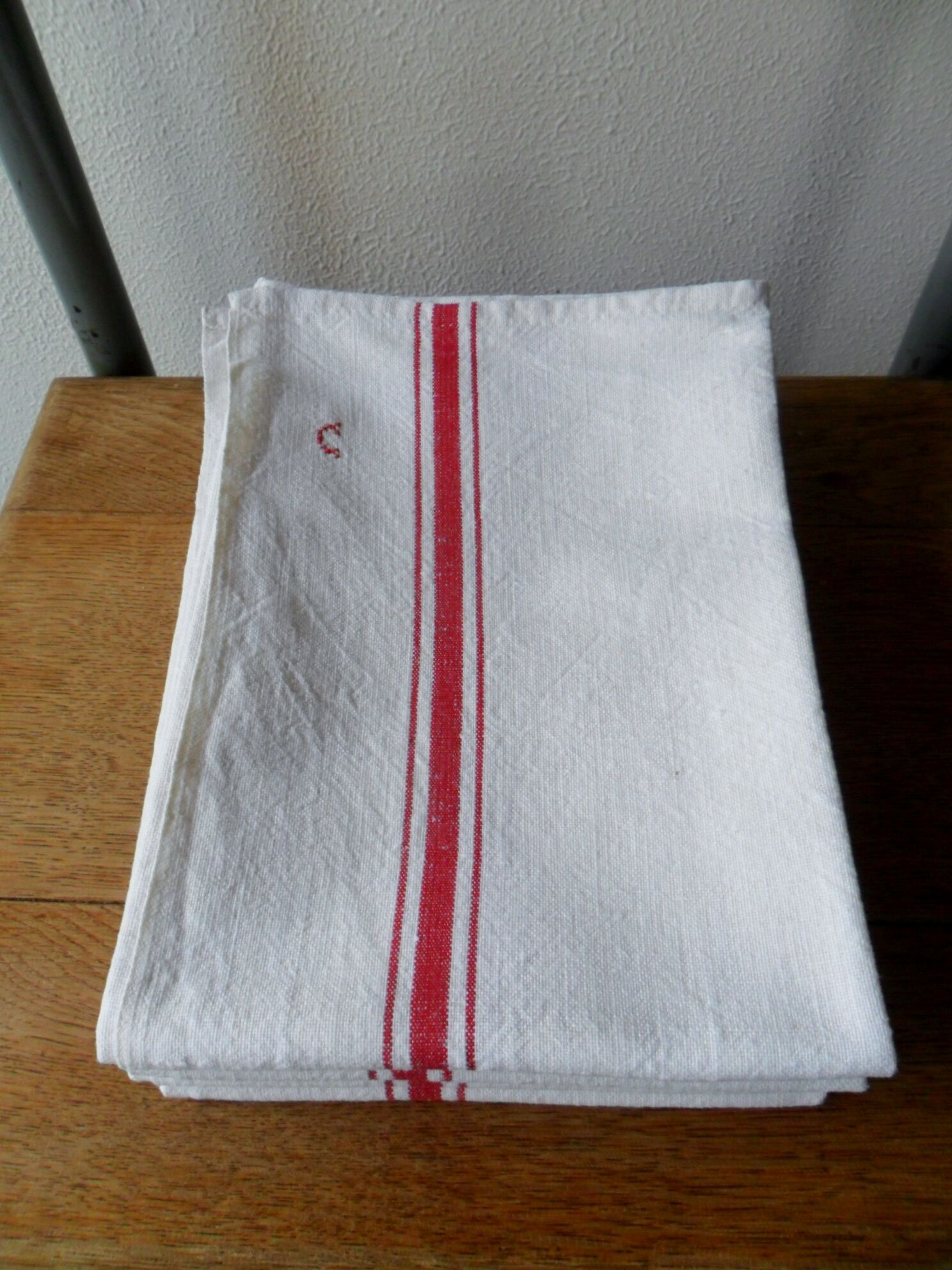 Set of 4 old embroidered tea towels in linen, monogrammed c