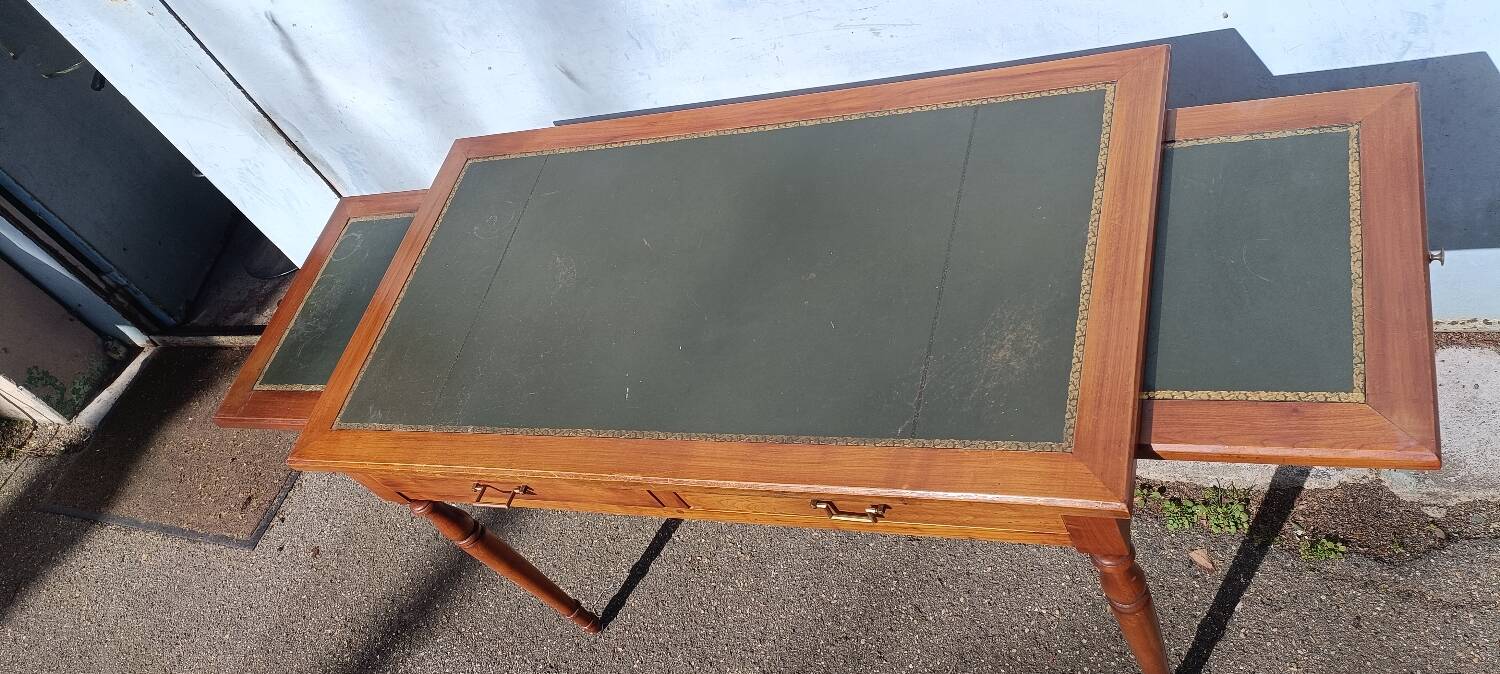 Louis 16 desk