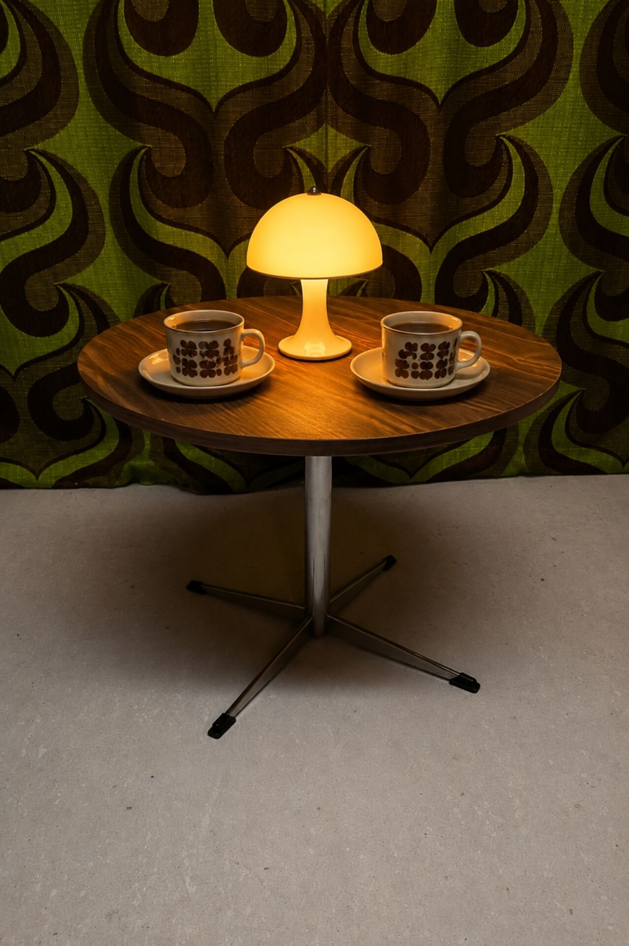 Vintage coffee table 1970