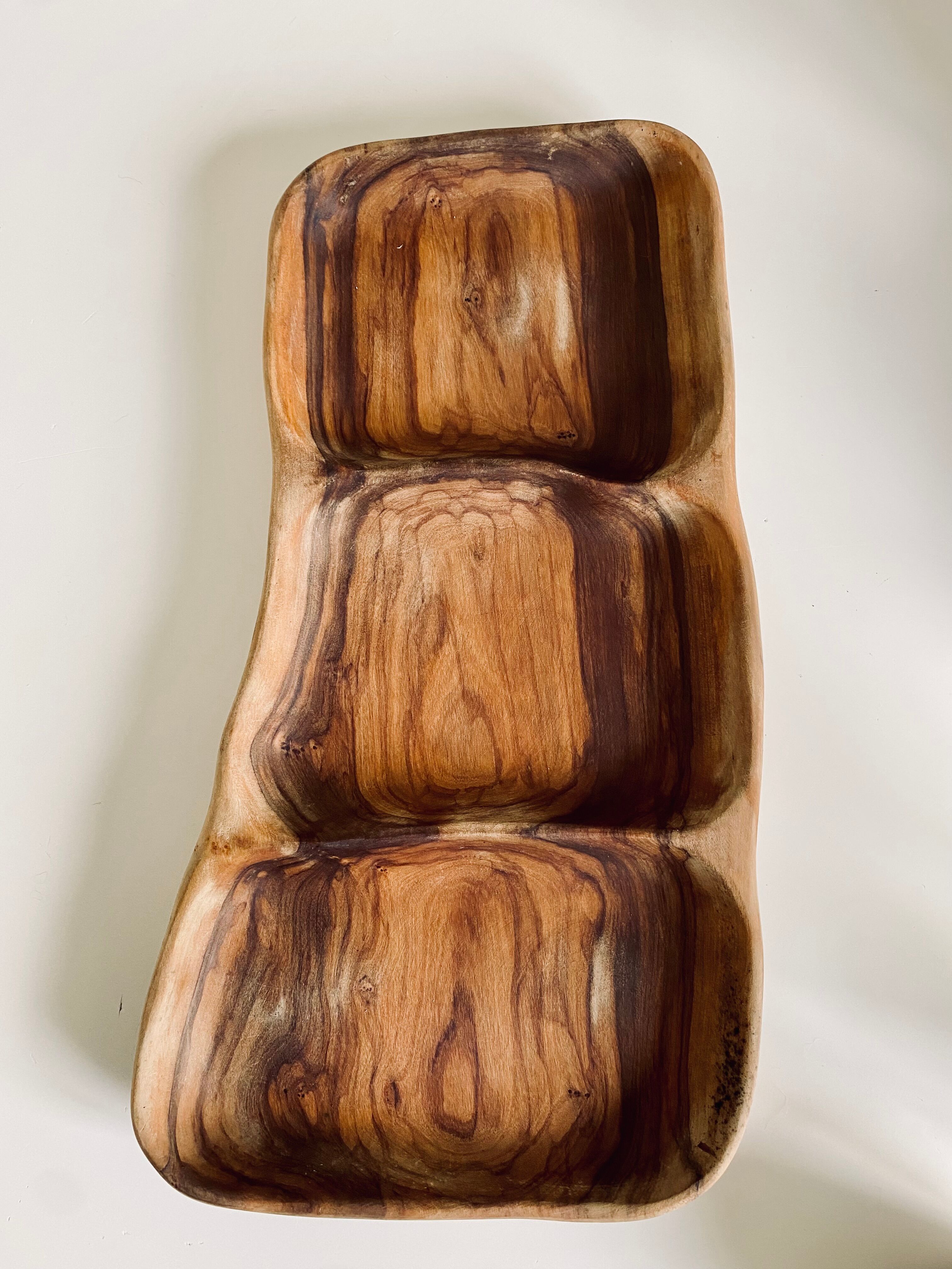 Plat en bois compartimenté