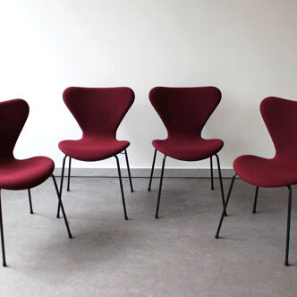 Series 7 chairs by Arne Jacobsen for Fritz Hansen, 60's.