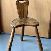 Chaise de traite tripode