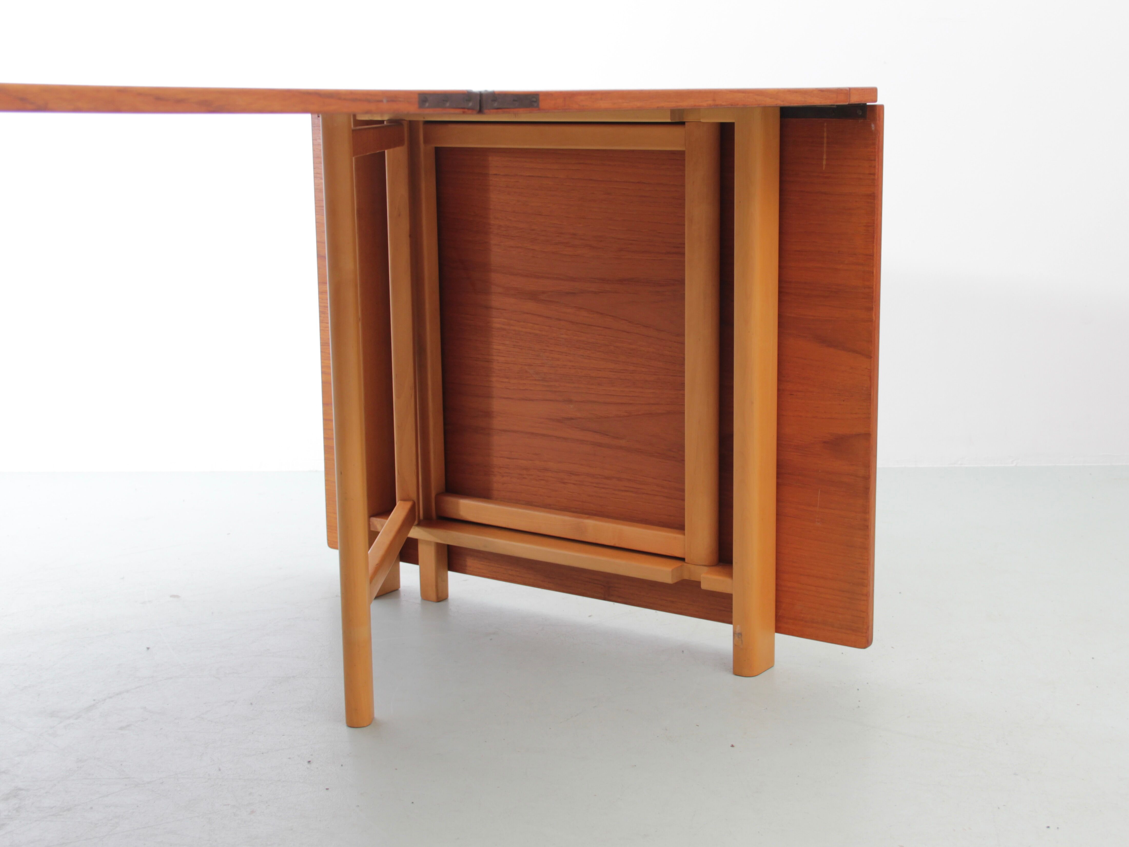 Scandinavian dining table model Maria by Bruno Mathsson in teak, 1960 edition