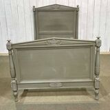 Lit de style Louis XVI début XXème en bois peint